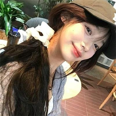 雪花和栗子球 海报