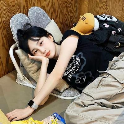 阿罗有枝彩色笔 海报